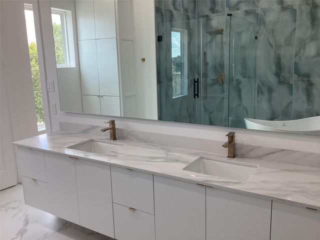 3116 Clay Street, Houston, TX 77003