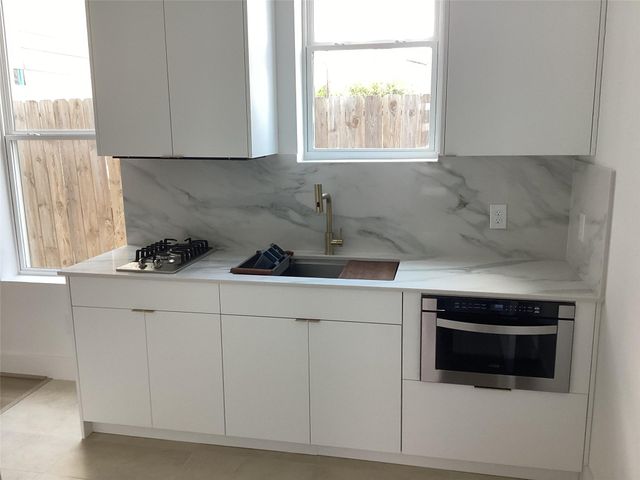 3116 Clay Street, Houston, TX 77003