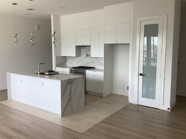 3116 Clay Street, Houston, TX 77003