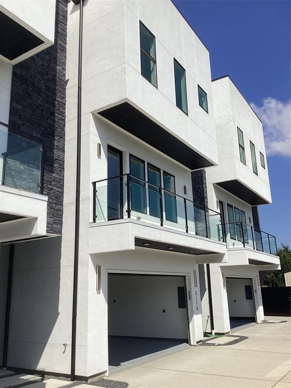 3116 Clay Street, Houston, TX 77003