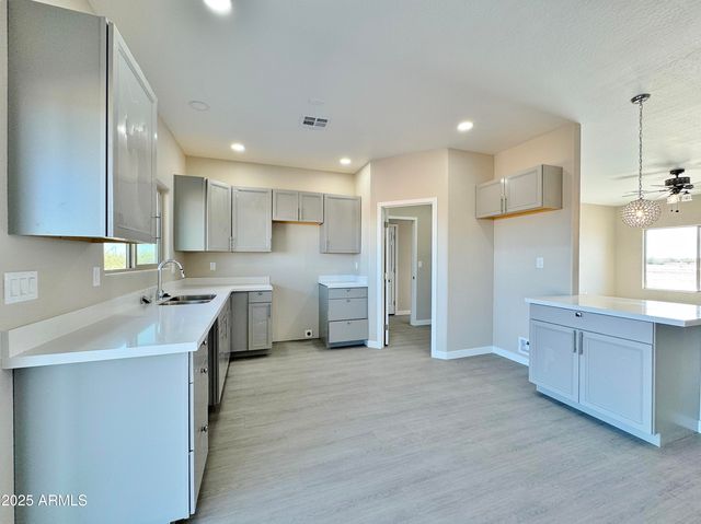 10096 W LAZY ACRES Drive, Casa Grande, AZ 85193