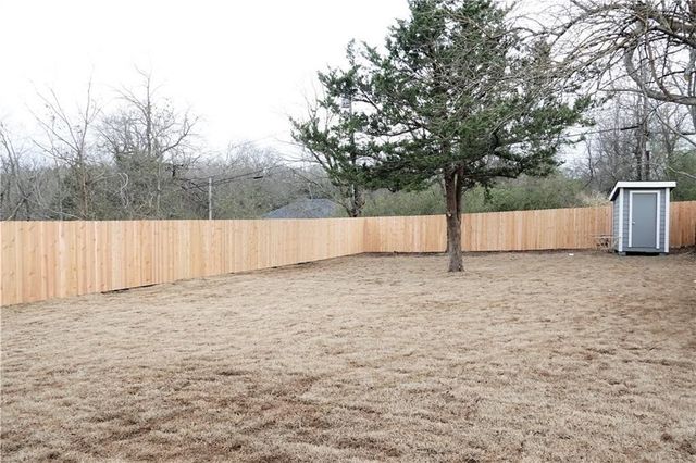 424 E Nelson Street, Denison, TX 75021