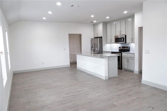 424 E Nelson Street, Denison, TX 75021