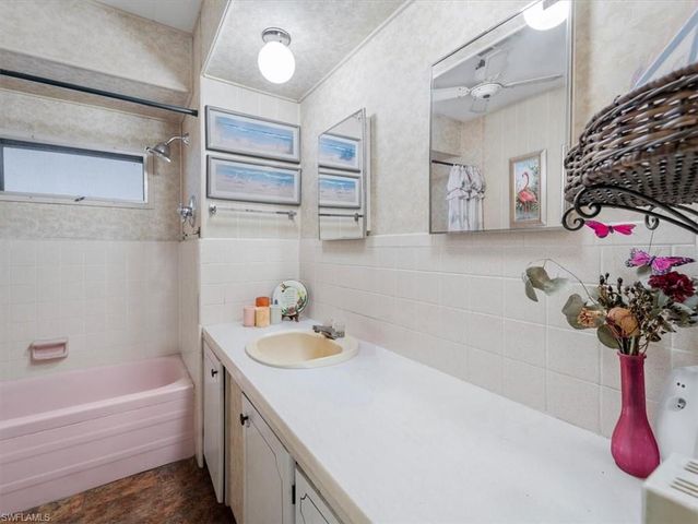 265 Fireball LN, North Fort Myers, FL 33917
