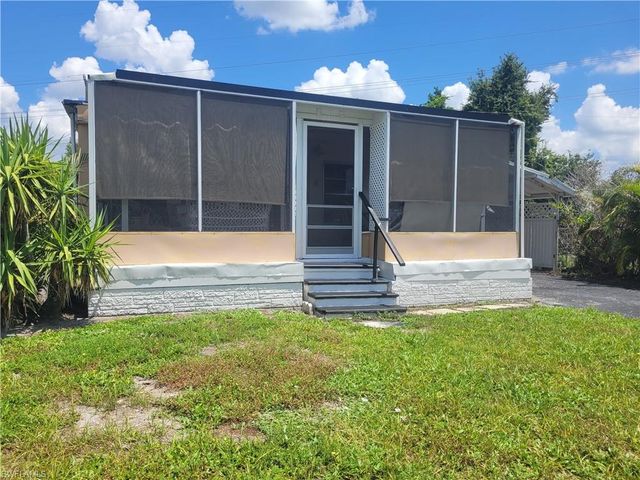 265 Fireball LN, North Fort Myers, FL 33917