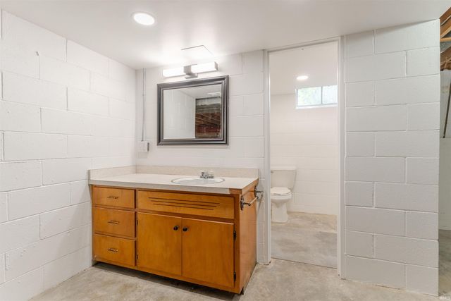 5400 Weaver Road, Evansville, IN 47711