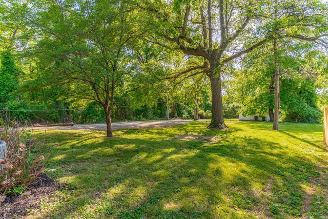5400 Weaver Road, Evansville, IN 47711