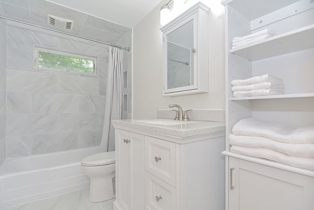 4 Edgemont Ave, Reading, MA 01867