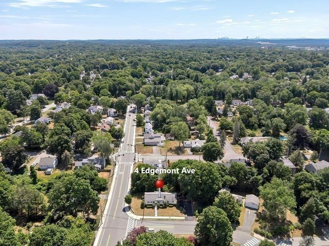 4 Edgemont Ave, Reading, MA 01867