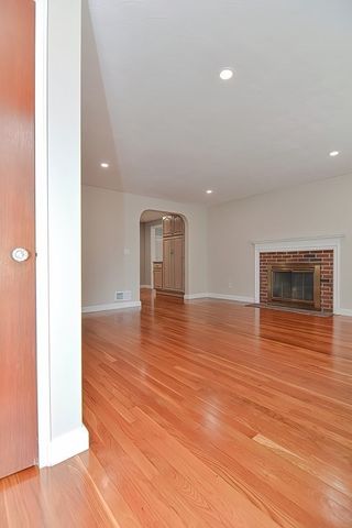 4 Edgemont Ave, Reading, MA 01867
