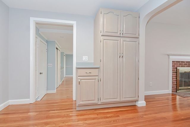 4 Edgemont Ave, Reading, MA 01867