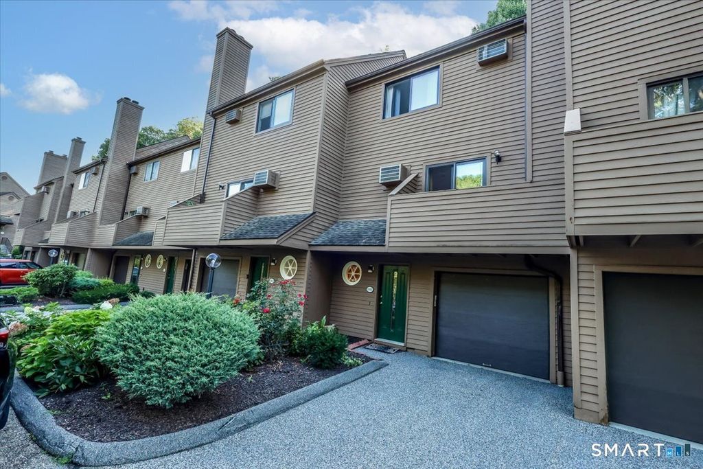 55 Cross Street C3, Danbury, CT 06810