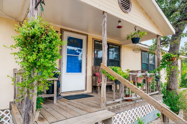 176 Deep Woods Drive, Seguin, TX 78155