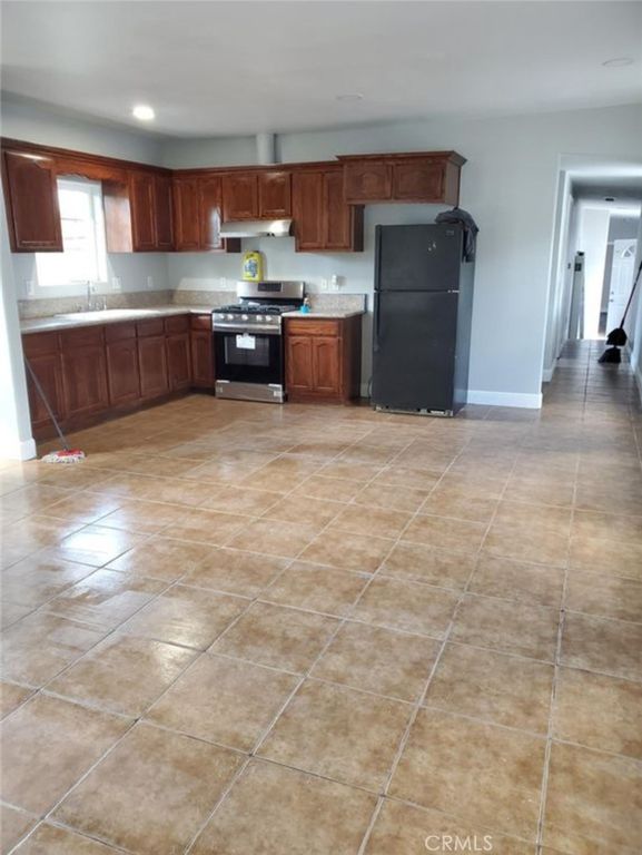 1259 E 49th, Los Angeles, CA 90011