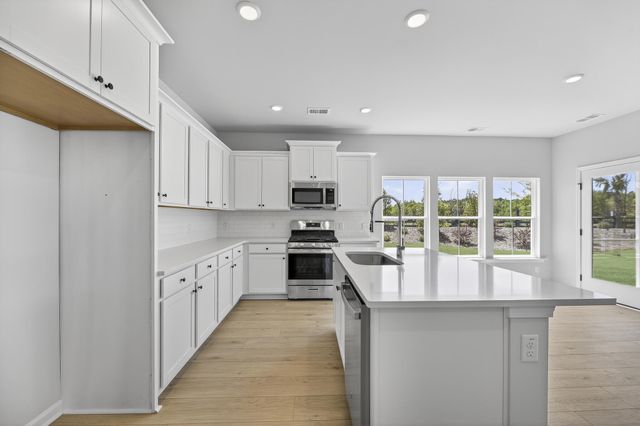 228 B Captain Kidd Court B, Summerville, SC 29486