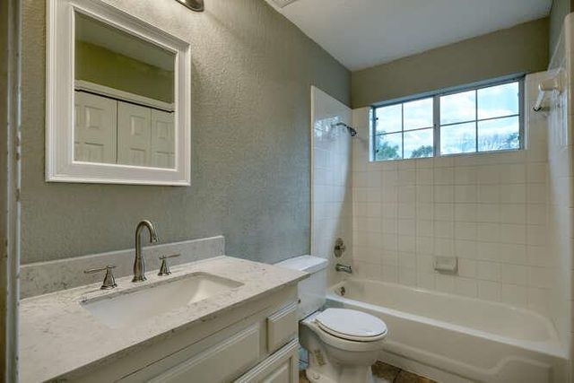 5917 Charles Schreiner TRL, Austin, TX 78749