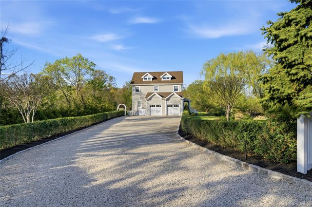 3 True Harbour Way, West Islip, NY 11795