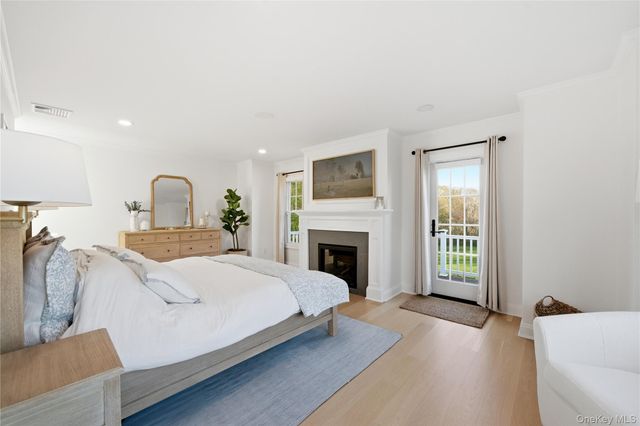3 True Harbour Way, West Islip, NY 11795