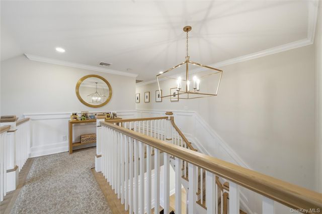 3 True Harbour Way, West Islip, NY 11795