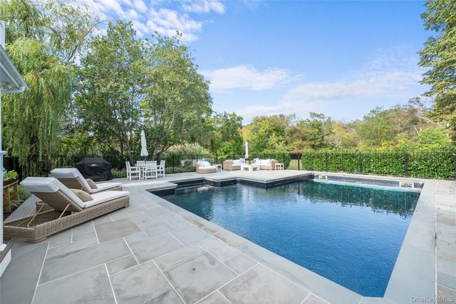 3 True Harbour Way, West Islip, NY 11795