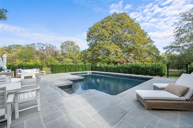 3 True Harbour Way, West Islip, NY 11795