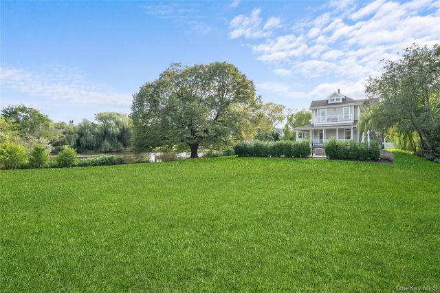 3 True Harbour Way, West Islip, NY 11795