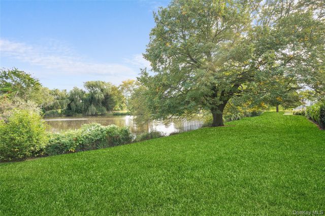 3 True Harbour Way, West Islip, NY 11795
