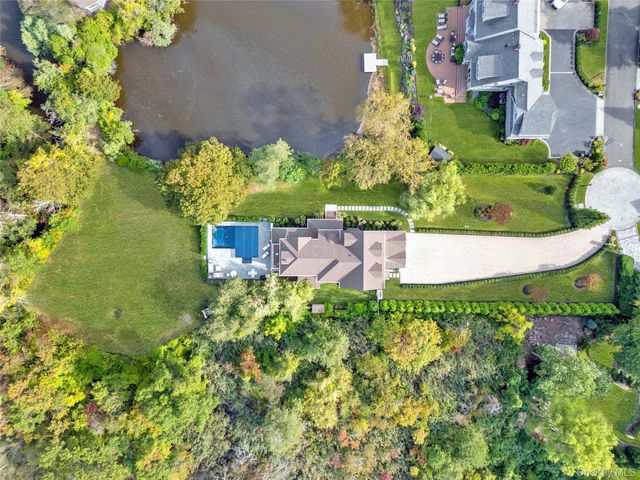 3 True Harbour Way, West Islip, NY 11795