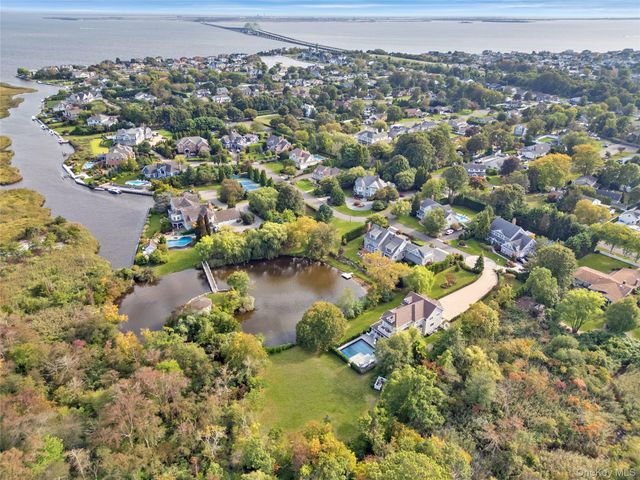 3 True Harbour Way, West Islip, NY 11795