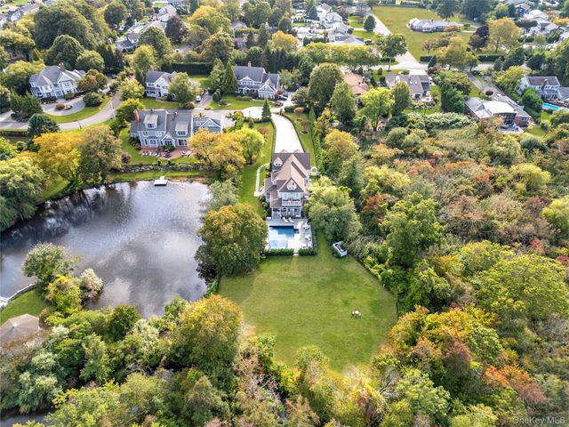 3 True Harbour Way, West Islip, NY 11795