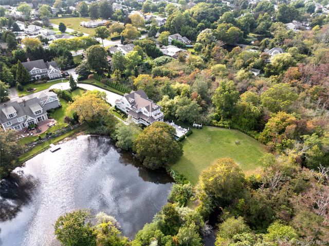 3 True Harbour Way, West Islip, NY 11795