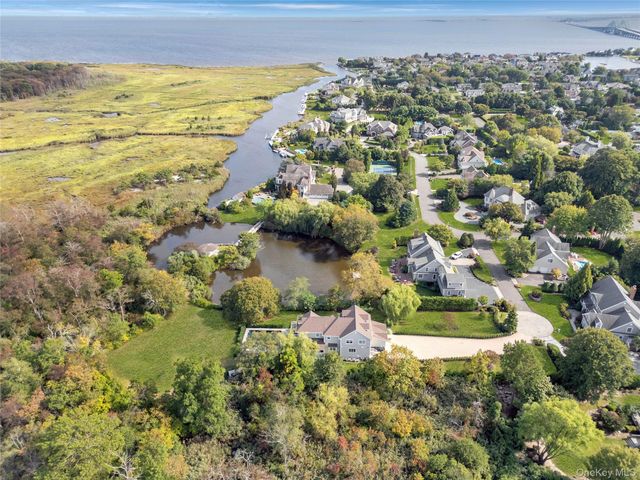 3 True Harbour Way, West Islip, NY 11795