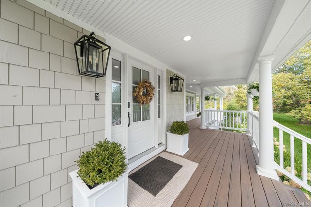 3 True Harbour Way, West Islip, NY 11795