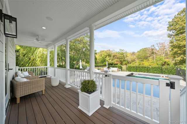 3 True Harbour Way, West Islip, NY 11795