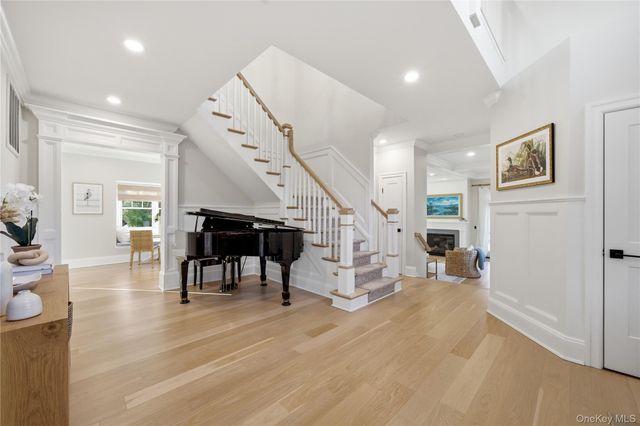 3 True Harbour Way, West Islip, NY 11795
