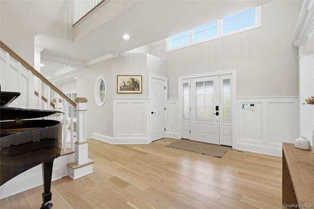 3 True Harbour Way, West Islip, NY 11795