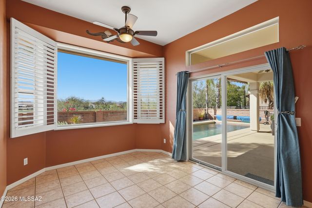 1531 N Bank Swallow Road, Green Valley, AZ 85614