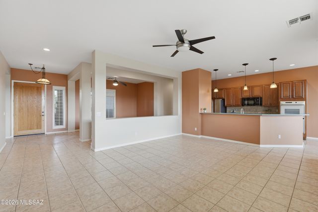 1531 N Bank Swallow Road, Green Valley, AZ 85614