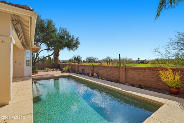 1531 N Bank Swallow Road, Green Valley, AZ 85614