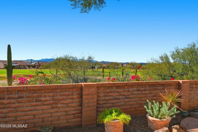 1531 N Bank Swallow Road, Green Valley, AZ 85614