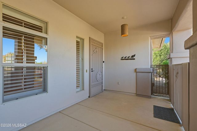 1531 N Bank Swallow Road, Green Valley, AZ 85614