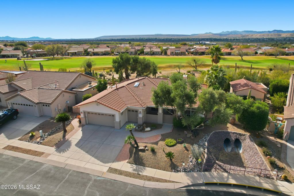 1531 N Bank Swallow Road, Green Valley, AZ 85614