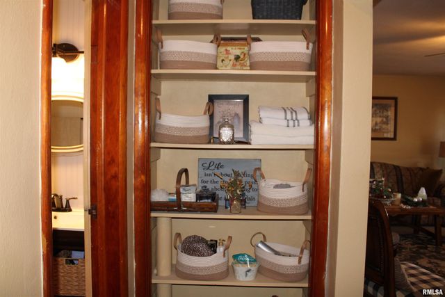 2639 S Broadway S Avenue, Salem, IL 62881