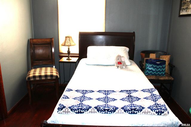 2639 S Broadway S Avenue, Salem, IL 62881