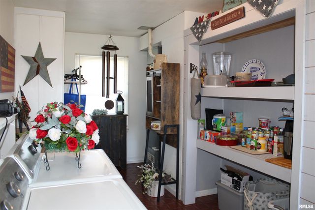 2639 S Broadway S Avenue, Salem, IL 62881