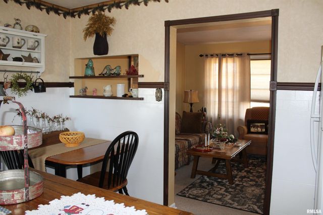 2639 S Broadway S Avenue, Salem, IL 62881