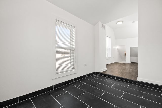 277 Gifford Place, Elgin, IL 60120