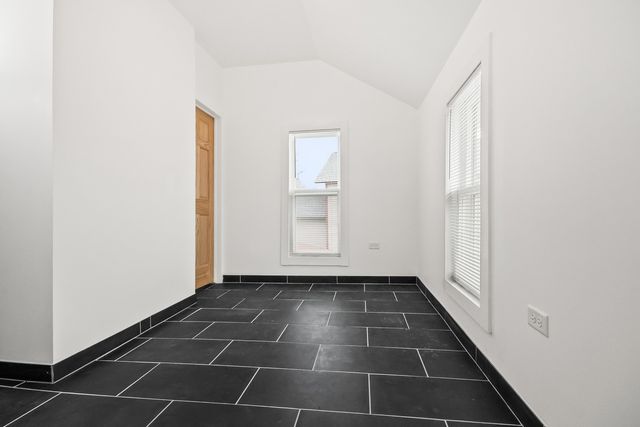 277 Gifford Place, Elgin, IL 60120