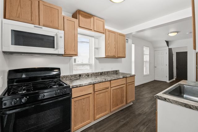 277 Gifford Place, Elgin, IL 60120