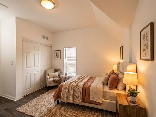 277 Gifford Place, Elgin, IL 60120